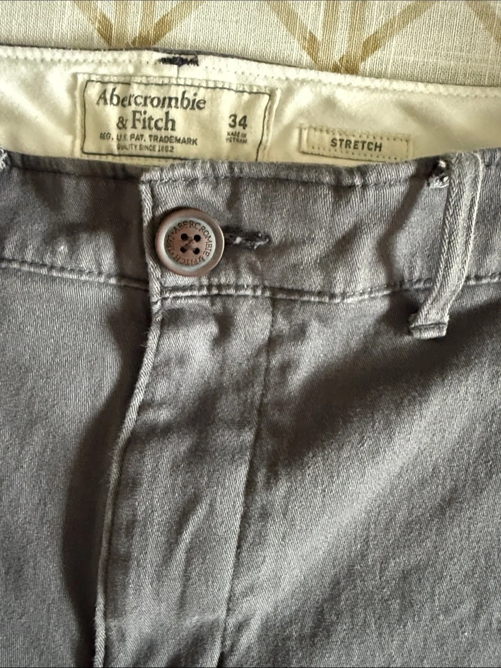 Abercrombie & Fitch Men's Slate Gray Flat-Front Chino Shorts